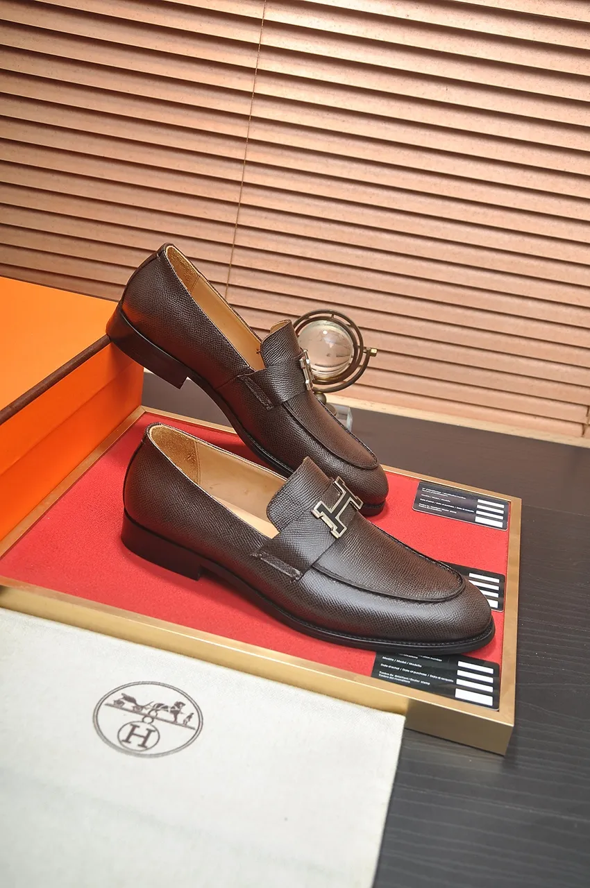 Men's shoes💰520💶[HERMES] (cowhide lining)🍀Italian top luxury🍀He does not pursue novel styles and gorgeous colors, but attracts the favor of successful men with his flawless, elegant and classic style. Formal leather shoes This very comfortable, simple and stable style allows you to easily match any style! The pattern is absolutely 1:1 refined from the original case, and we strive for excellence in materials, imported cowhide + cowhide lining💪💪💪extraordinary texture👍! .Code number: 38-45 (45 customized)